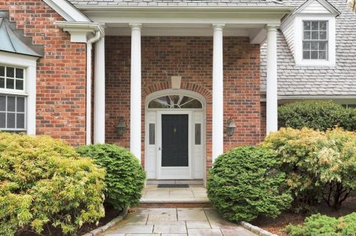 33 Duncan Dr, Greenwich, CT 06831-3616