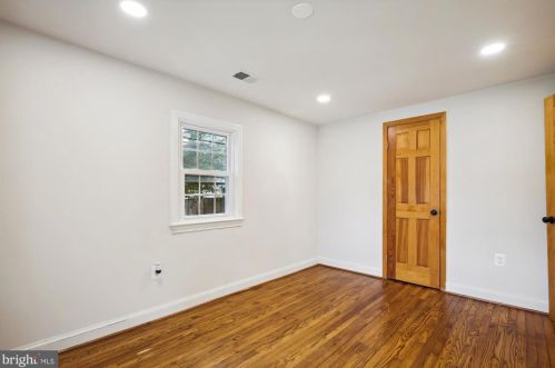 3432 Memorial St, Alexandria VA 22306-1548 exterior