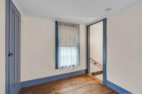 83 Maple St, Ellington CT  06029-3350 exterior