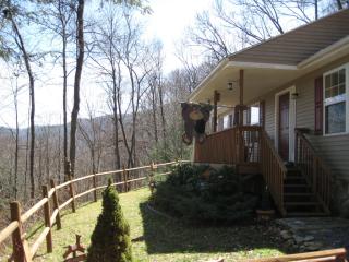 860 Creekside Dr, Maggie Valley NC  28751-7715 exterior