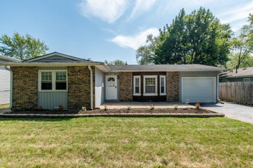 2313 Devonshire Rd, Waukegan, IL 60087-2130