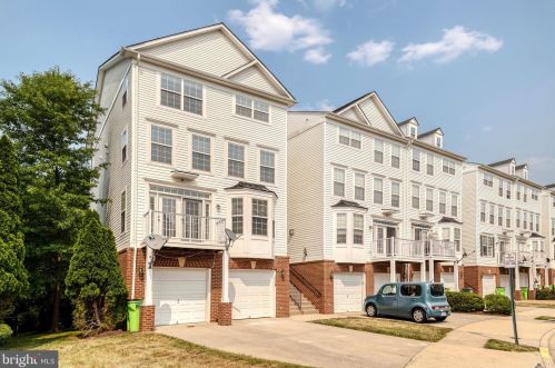 13548 Davinci Ln, Herndon, VA 20171-6105