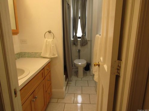 3394 Wayne Ave, Bronx NY  10467-2418 exterior