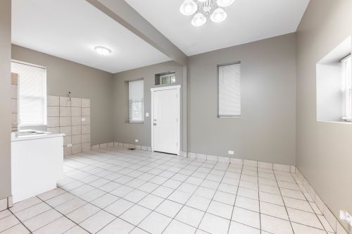 2941 Harrison St, Chicago IL 60612-3334 exterior