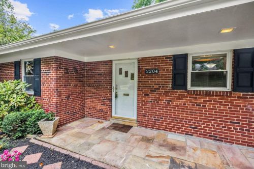 2204 Arcola Ave, Silver Spring, MD 20902-2825
