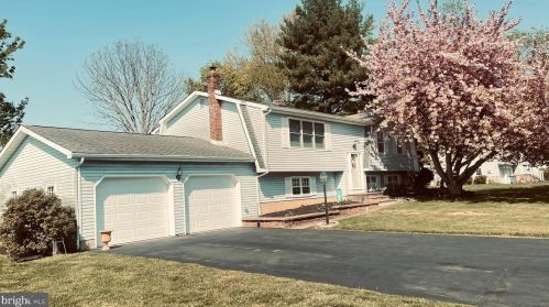 20 Acres Dr, Trenton, NJ 08690-3915