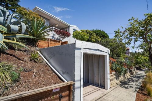 255 Amherst Ave, Berkeley CA 94708-1003 exterior