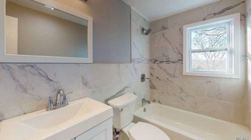 21 Deepdale Dr, Huntington Station NY 11746-4220 exterior