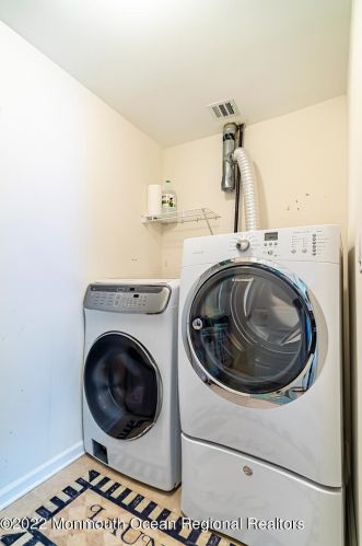 660 Berkeley Ave, Berkeley Township NJ 08721-3703 exterior