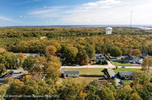 626 Berkeley Ave, Berkeley Township NJ 08721-3703 exterior