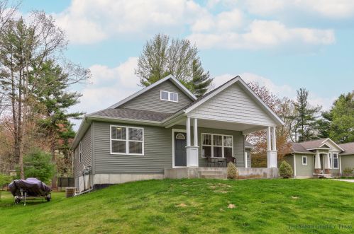 2665 Ezekiel Dr, Meskegon, MI 49442-4598