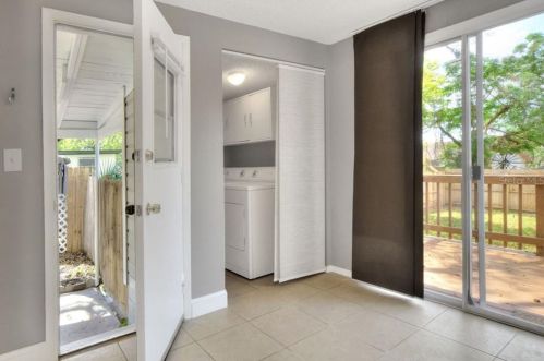 10712 Connechusett Rd, Tampa FL 33617-3410 exterior