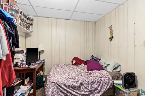 1828 London Rd, Duluth MN 55812-2039 exterior