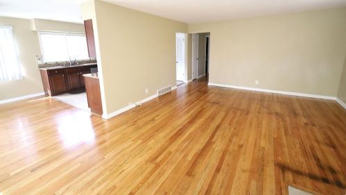 3915 61st St, Milwaukee, WI 53216-2104