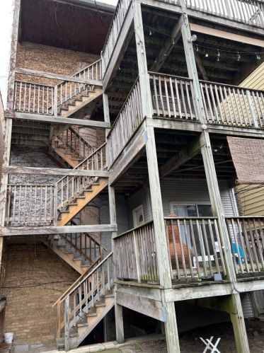 3746 Magnolia Ave, Chicago IL 60626-5305 exterior