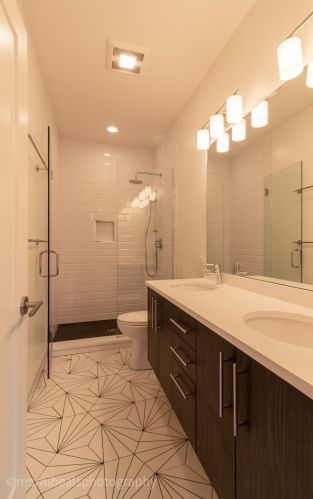 4457 Calumet Ave, Chicago IL 60653-3306 exterior