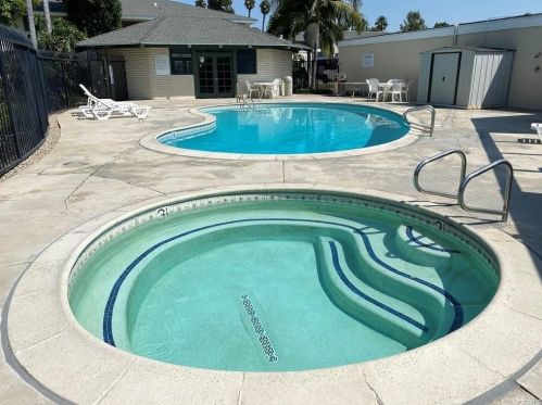 2001 Oxford Ave, Fullerton CA  92831-1647 exterior