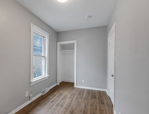 307 Lincoln Ave, Waukegan IL 60085-6361 exterior