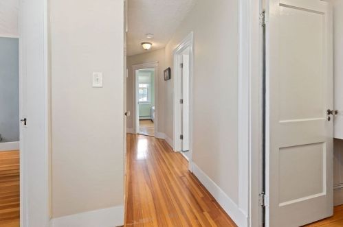 172 Middlesex St, North Andover MA 01845-3829 exterior