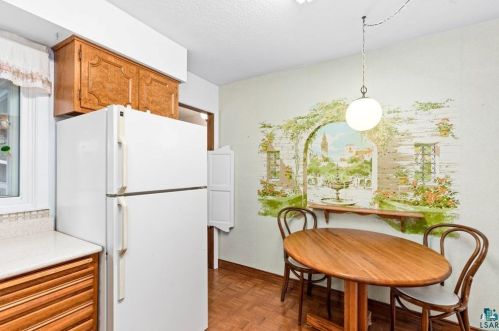 808 Arrowhead Rd, Duluth MN 55811-2207 exterior