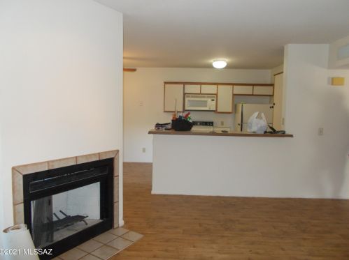 5616 Wood Crest Dr, Tucson AZ  85746-1304 exterior