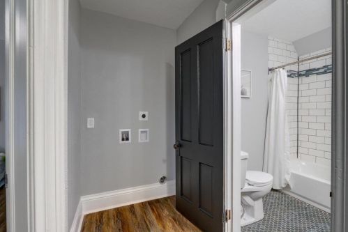 1418 Jenifer St, Madison WI  53703-3719 exterior