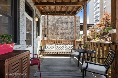 4178 Clarendon Ave, Chicago IL  60613-2227 exterior