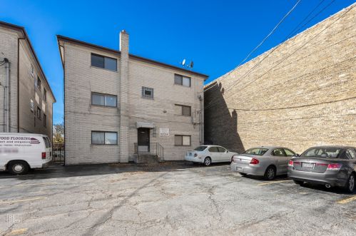 4545 Milwaukee Ave, Chicago IL  60630-3755 exterior