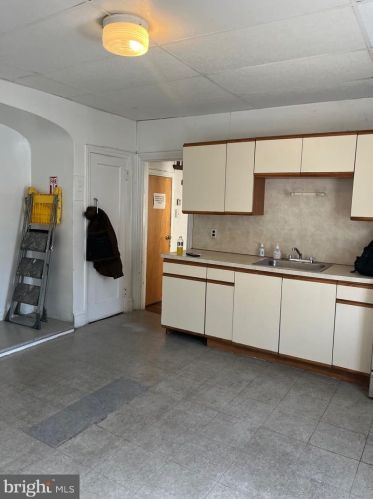 2038 5 St, Philadelphia PA 19148-2548 exterior