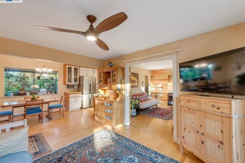 116 Hopeco Rd, Concord, CA 94523-3213