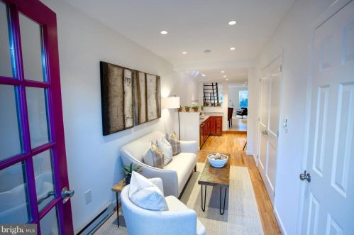 418 Capitol St, Washington DC  20003-4012 exterior