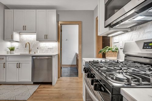 1411 Potter Ave, Milwaukee WI 53207-2115 exterior