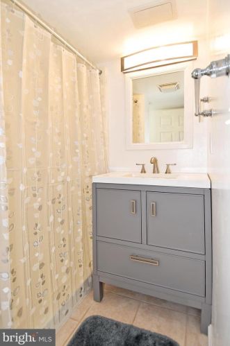 5746 15th St, Arlington VA  22205-2857 exterior