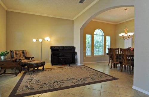 9608 Cliffside Dr, Irving TX  75063-5034 exterior