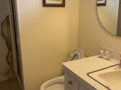 2933 Rochelle Ave, Milwaukee WI  53209-2624 exterior