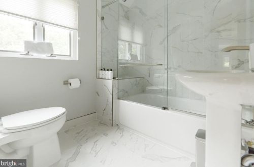 3309 Old Dominion Blvd, Alexandria VA 22305-1319 exterior