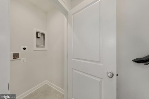 5134 Randolph Rd, Rockville MD 20852-2242 exterior