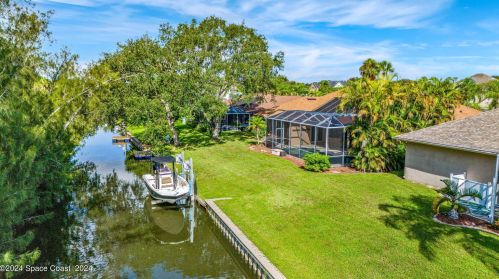 2025 Sykes Crk Dr, Merritt Island FL 32953-3066 exterior