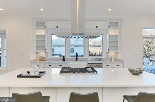 1716 Kearny St, Washington DC  20018-3838 exterior