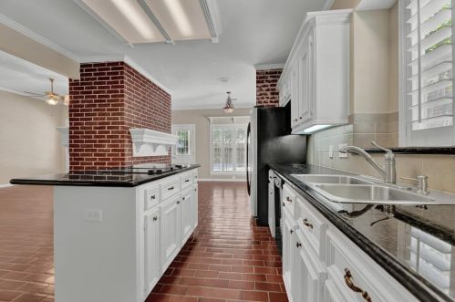 1810 Mountain Aspen Ln, Humble TX 77345-1942 exterior