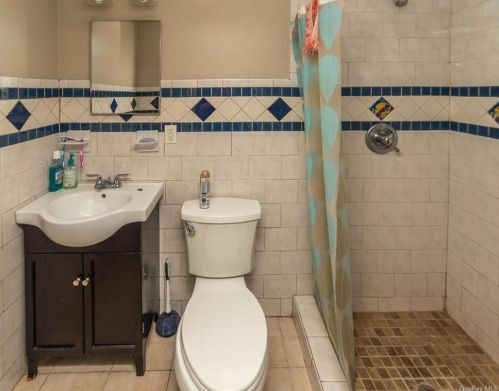 19 Briarwood Dr, Poughkeepsie NY 12601-5529 exterior