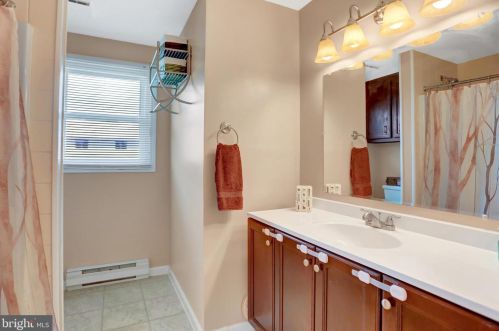 484 Columbus Ave, Littlestown PA 17340-1516 exterior