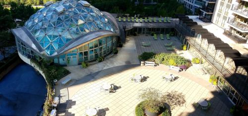 400 Randolph St, Chicago IL  60601-7313 exterior