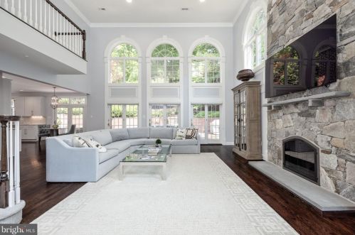 1941 Valleywood Rd, Mc Lean VA  22101-4931 exterior