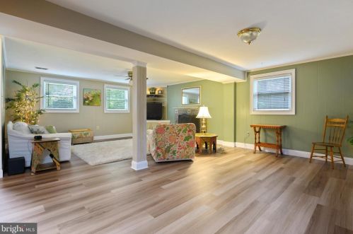 1803 Cool Spg Dr, Alexandria VA 22308-1630 exterior