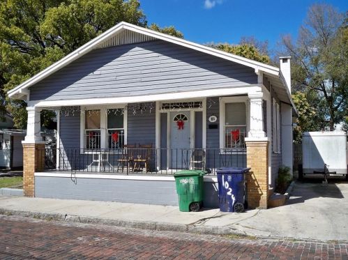 1024 19th Ave, Tampa, FL 33605-2569