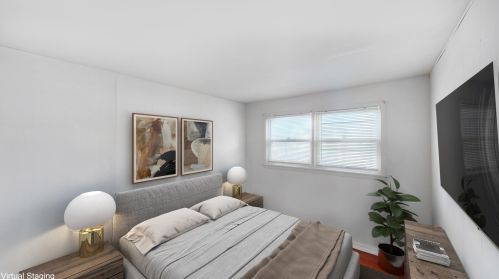 13937 Atlantic Ave, Chicago IL 60827-2404 exterior