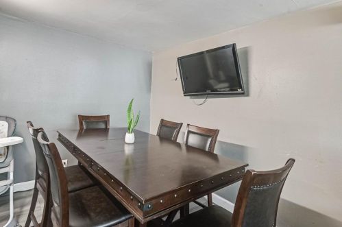 1614 4th St, Irving TX 75060-3111 exterior