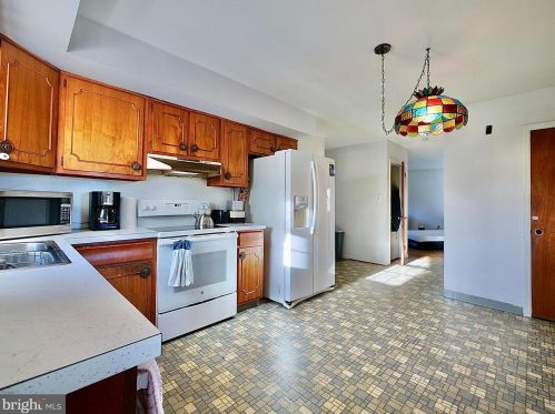 113 Knowlton Rd, Media PA 19063-4930 exterior