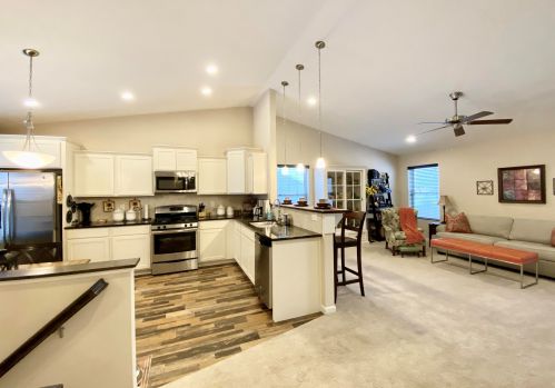 554 Oak Mdw Dr, Middlevle MI 49333-8478 exterior